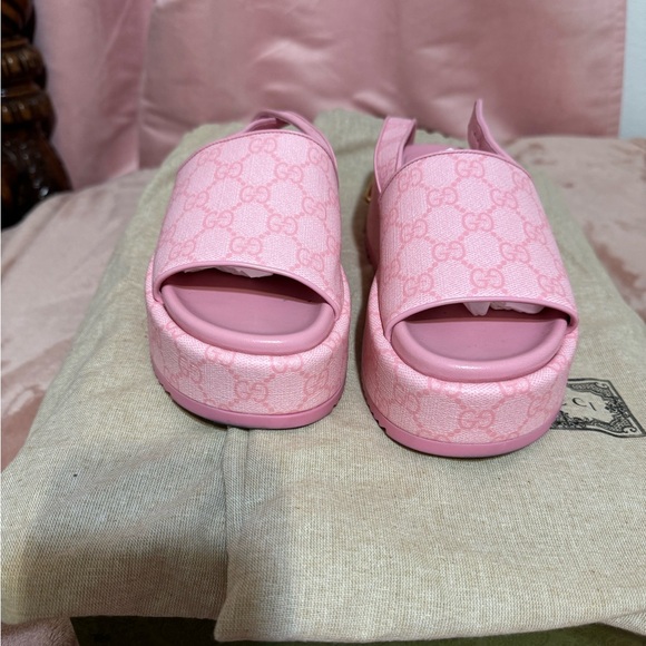 Gucci Pink Monogram Platform Slides size 35 - Picture 1 of 4